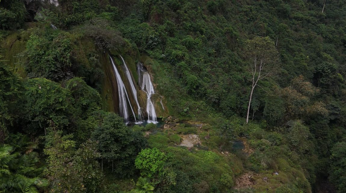 nam lang waterfall in ha giang